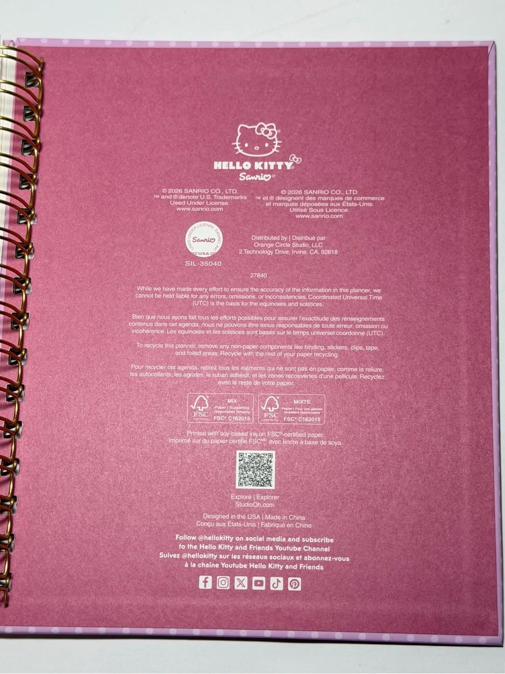 2026-2027 Sanrio Hello Kitty 17-month Monthly Planner (Polka Dot)